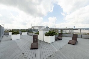 Unclassified image, 5 of 42, button