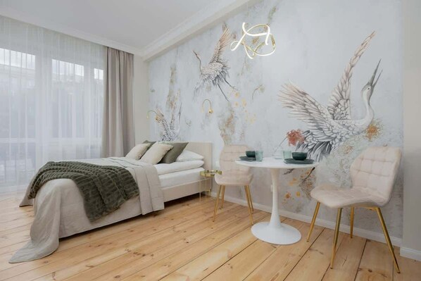 Iron/ironing board, WiFi, bed sheets