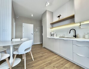 Comfort Apartment | Private kitchenette | Fridge, stovetop, espresso maker, electric kettle - RentPlanet - Orlik Residence (Karpacz)