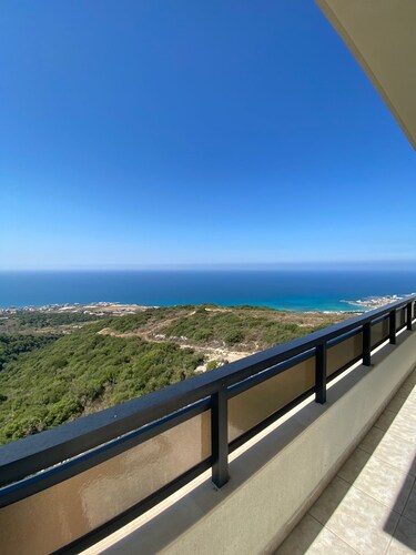 Heavenly Escape, Batroun: Charming 3 bedroom flat in villa w stunning sea view