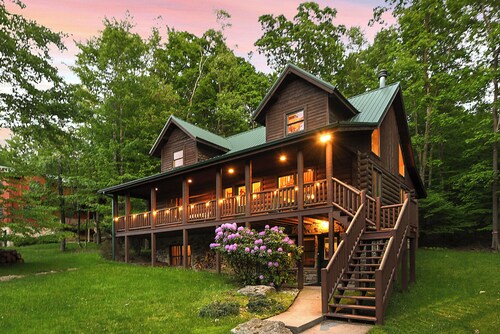 New Listing!  New 7 Person HotTub & Grill
FirePit 2 Arcades 9 Minutes to Wisp!