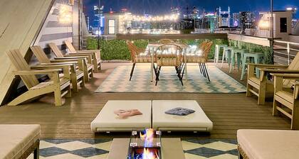 Huge Rooftop 4 Bed 4 Bath New Modern Home 15 Beds