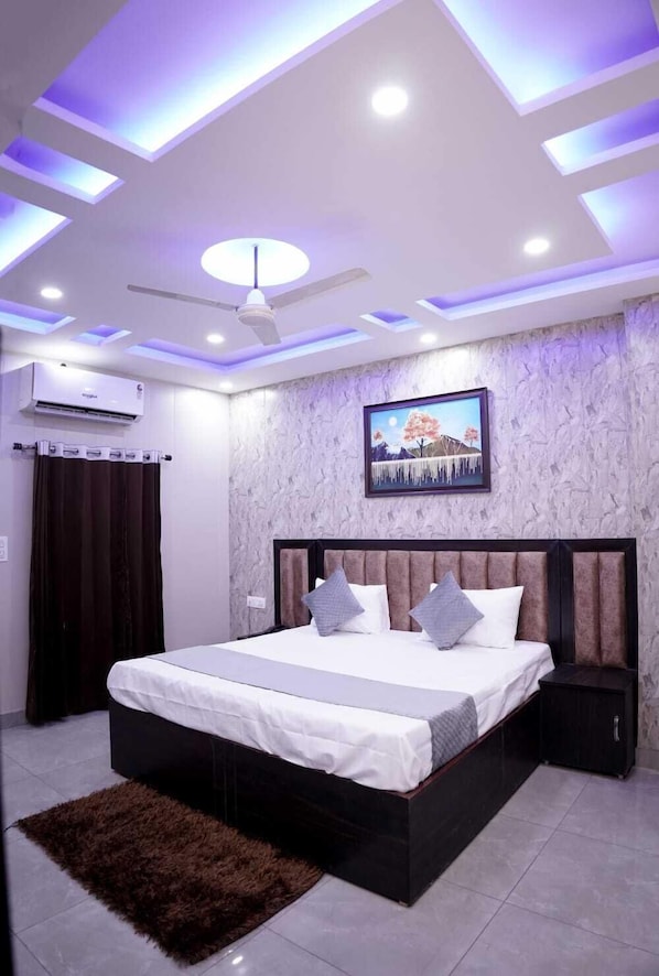 Deluxe Room - Hotel Amazing House (New Delhi)
