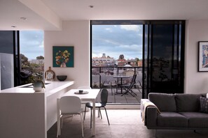 Interior - Stylish Modern Apt with Terrace (Richmond)