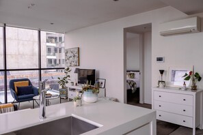 Interior - Stylish Modern Apt with Terrace (Richmond)