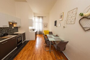 Microwave, oven, stovetop, dishwasher - I.P.Pavlova (Prague)