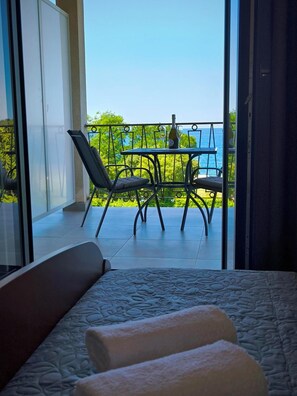 Dobbeltværelse - balkon - havudsigt | Terrasse/gårdhave