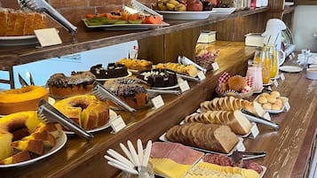 Frokostbuffé er inkludert hver dag