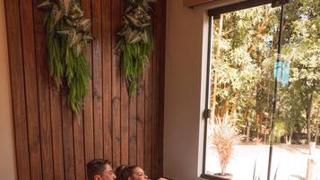 Cabana superluxo, vista para o lago | Roupas de cama premium, frigobar, individualmente decorados