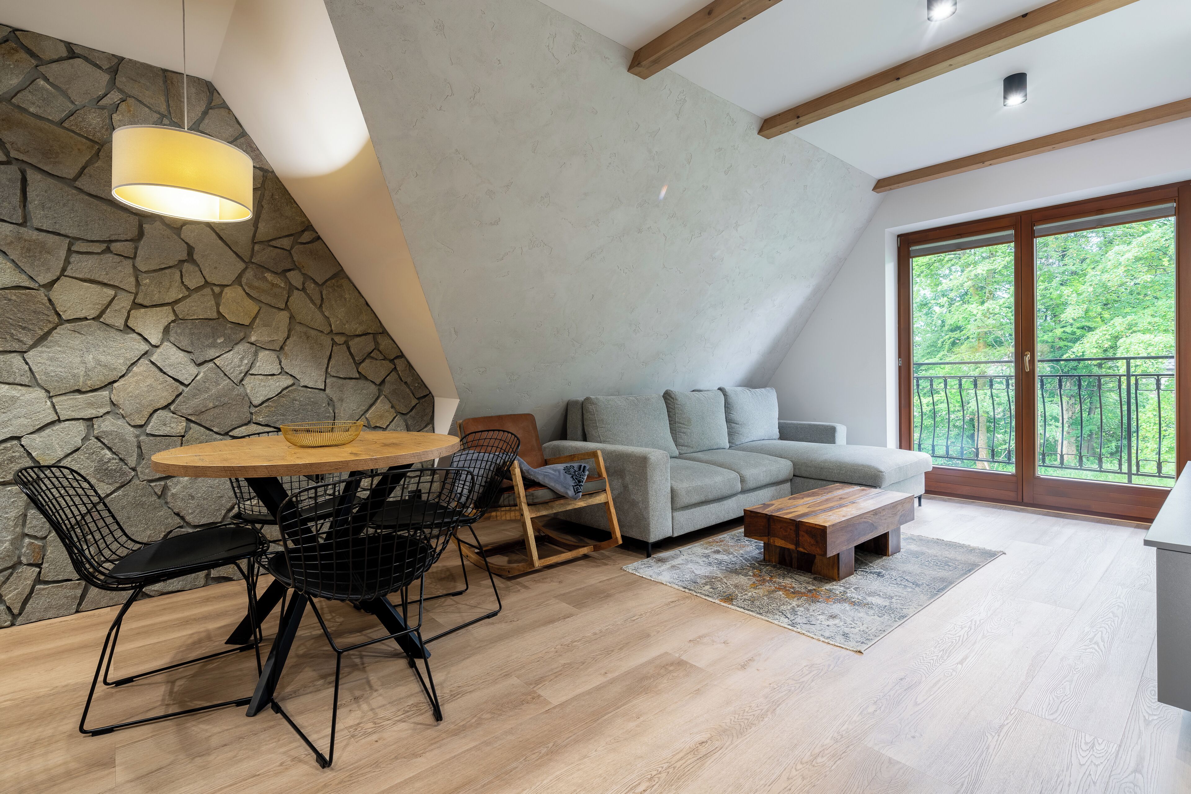 Appartamento Comfort, balcone, vista montagna | Soggiorno | TV a schermo piatto