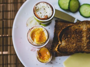 Tägliches einheimisches Frühstück (500 INR pro Person)
