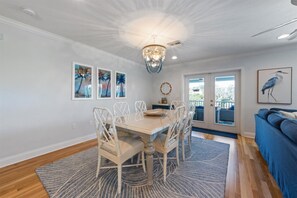 Dining - Pelican Lagoon: *Heated Pool *Canal-front *Dock *Steps to Beach (Anna Maria)