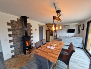 Dining - 7pers chalet with petanque court, sauna, table soccer (Anould)