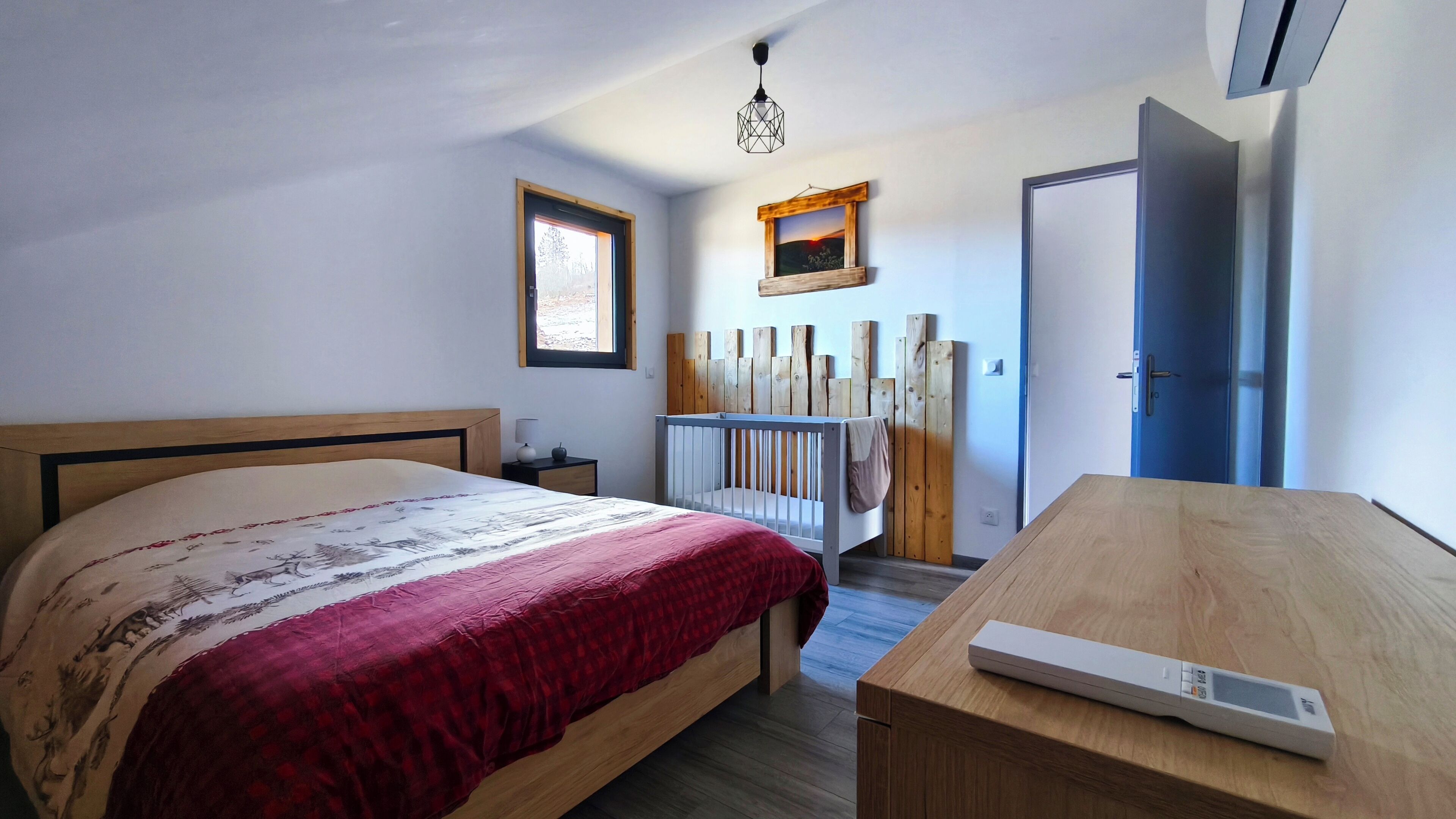 3 chambres, fer et planche à repasser, lit parapluie, Wi-Fi gratuit