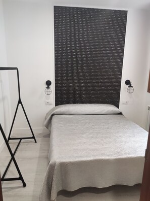 2 chambres, fer et planche Ă repasser, Wi-Fi, literie fournie