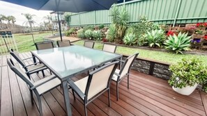 Outdoor dining - 59 Short - All About The Comfy Vibes, Sun, Surf, And Cherished Family Holiday Memories (Nambucca Heads)