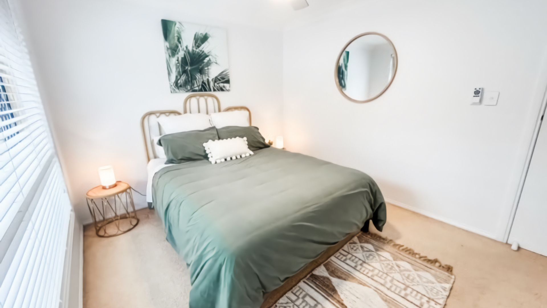 2 bedrooms, internet, bed sheets