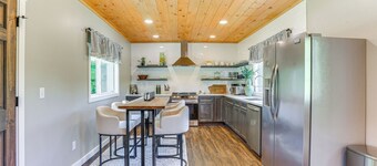 Delaware River Access: Peaceful Farm Retreat!