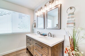 House (4 Bedrooms) | Interior - Hike + Relax Fireside! Family Getaway in Overgaard (Overgaard)
