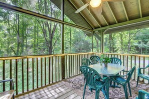 Interior - Cabin w/ Private Hot Tub ~ 7 Mi to Pigeon Forge! (Sevierville)