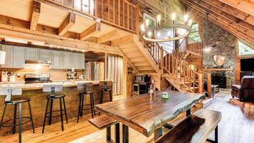 House (4 Bedrooms) | Interior