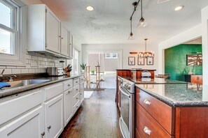 House (3 Bedrooms) | Interior