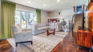 House (3 Bedrooms) | Front of property