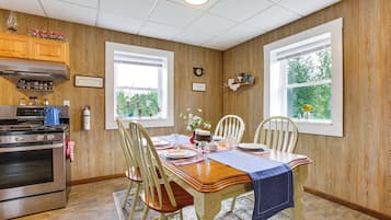 Cottage (2 Bedrooms) | Interior