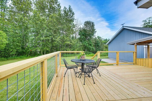 Charming Stone Cottage in Marion w/ Fire Pit!