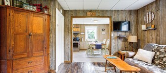 Charming Stone Cottage in Marion w/ Fire Pit!