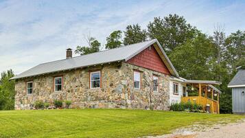 Cottage (2 Bedrooms) | Front of property