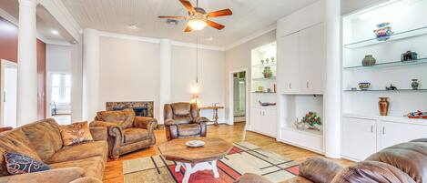 Apartment (2 Bedrooms) | Front of property