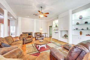 Apartment (2 Bedrooms) | Depan hartanah