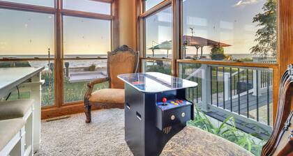 Great Lake Erie Getaway w/ Hot Tub & Private Beach