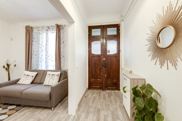 Living area - Chic F3 Paris Stade de France & La Villete, CDG - Metro 7 (Aubervilliers)