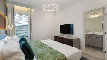 9 bedrooms, desk, iron/ironing board, free WiFi