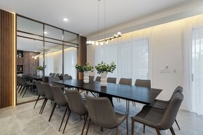 Meeting facility