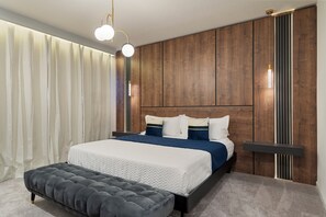 9 bedrooms, desk, iron/ironing board, free WiFi
