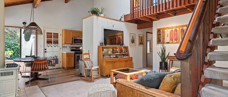 TĂ©lĂ©viseur connectĂ©, foyer, bureau, Ă©cran dâordinateur