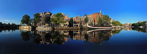 Houseboat in the heart of Amsterdam