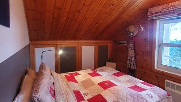 5 bedrooms, WiFi, bed sheets