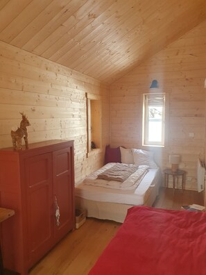 5 bedrooms, WiFi, bed sheets