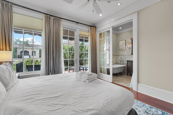 3 bedrooms, desk, iron/ironing board, free WiFi