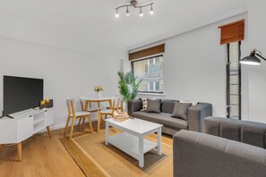 Superior-Apartment, 1 Schlafzimmer, Nichtraucher, Kochnische | Wohnbereich