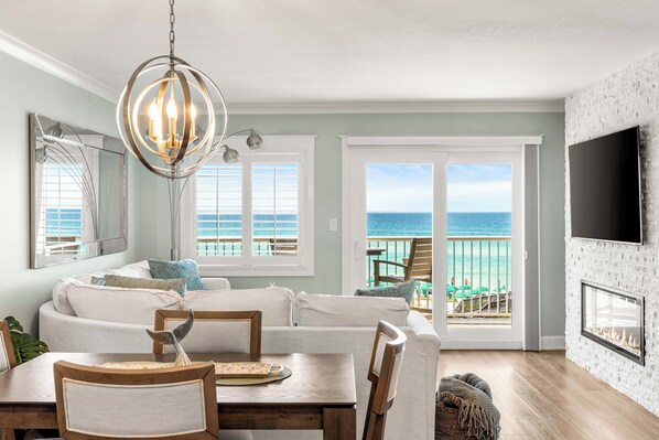 Smart TV, fireplace, DVD player - Newly renovated Coastal Elegant Gulf Front Condo, Includes FREE Bch Srv (406) (Destin)