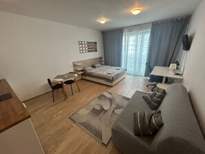 1 bedroom, iron/ironing board, WiFi, bed sheets - Digital Nomad's Apartment  (Prague)