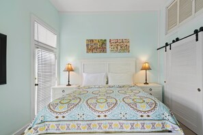 2 bedrooms, iron/ironing board, internet, bed sheets