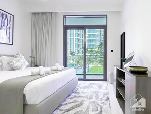 2 kamar tidur, setrika/meja setrika, dan seprai linen
