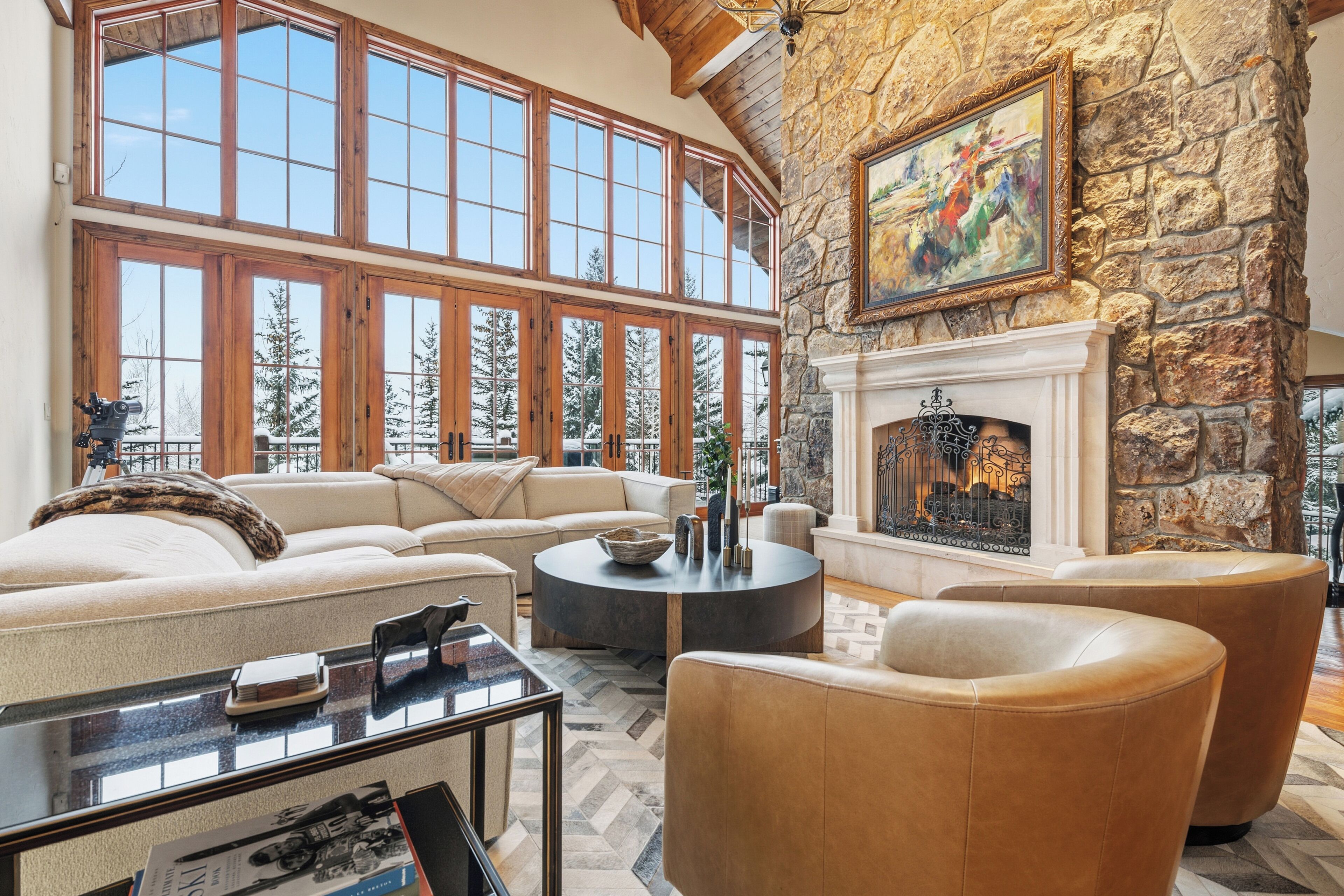 Télévision, cheminée