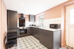 Fridge, microwave, oven, stovetop - Host & Stay | Canny Cottage (Otterburn)